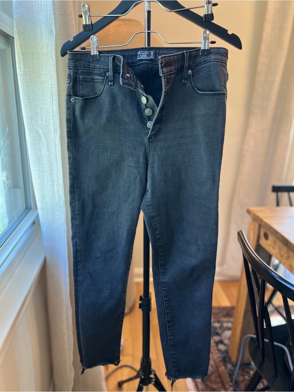 Abercrombie & Fitch Black High Rise Super Skinny Ankle Jeans size 29/8S